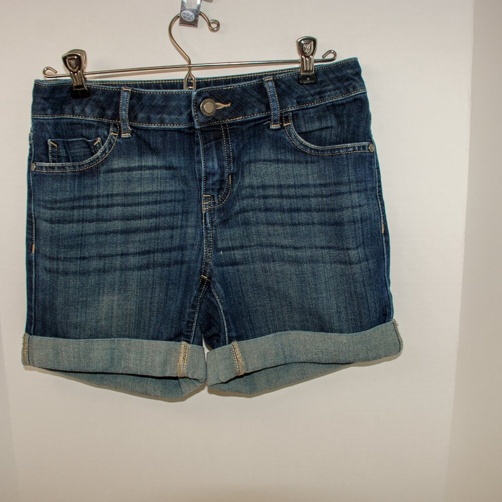 Roll Cuff Blue Jean Shorts, Size 4 Denim Stretch 5 Pockets by Vera Wang